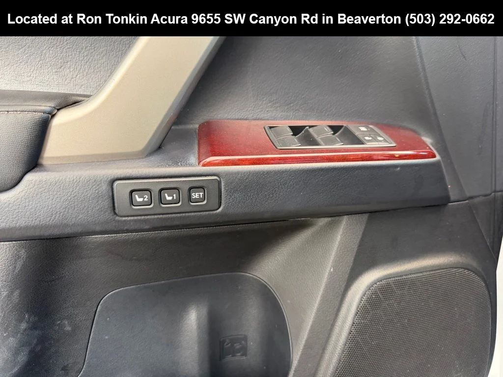 Used 2016 Silver Lining Metallic Lexus 460 image 13