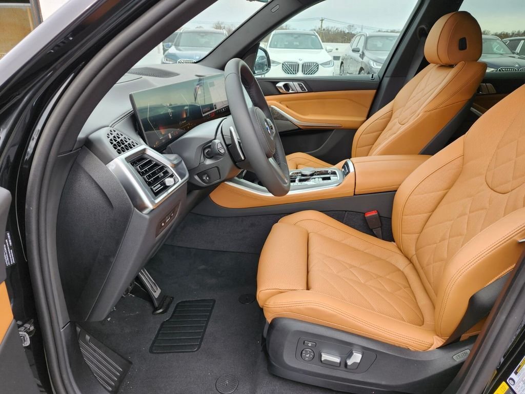 Used 2026 Black BMW xDrive50e image 18