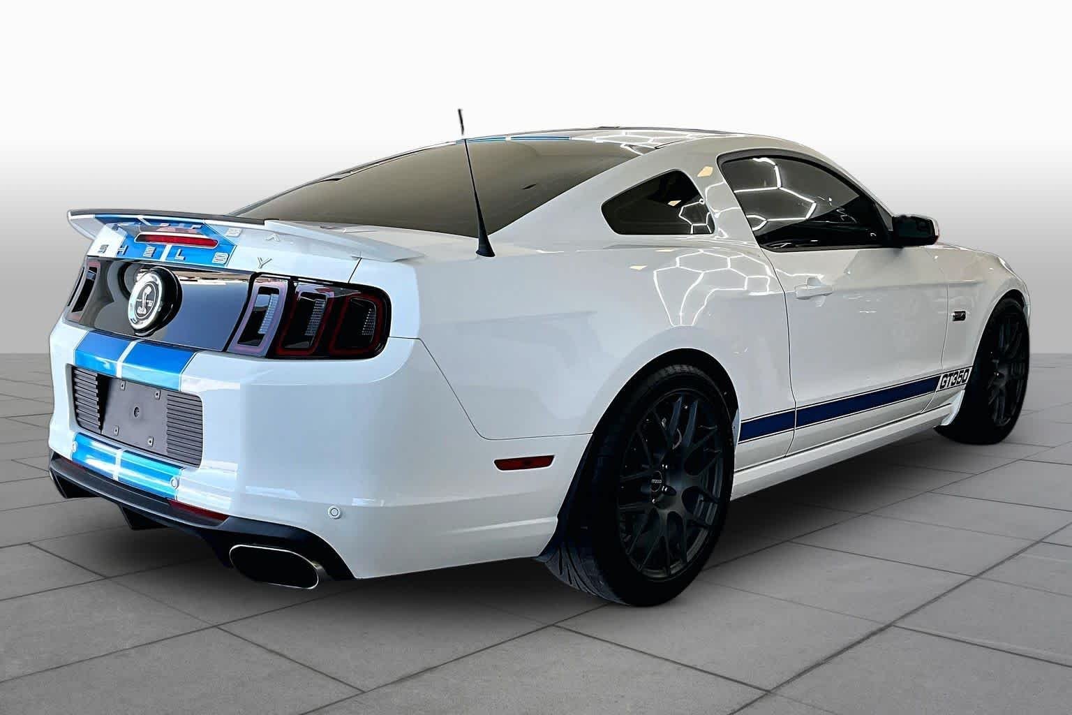 Used 2013 Performance White Ford GT Premium image 10