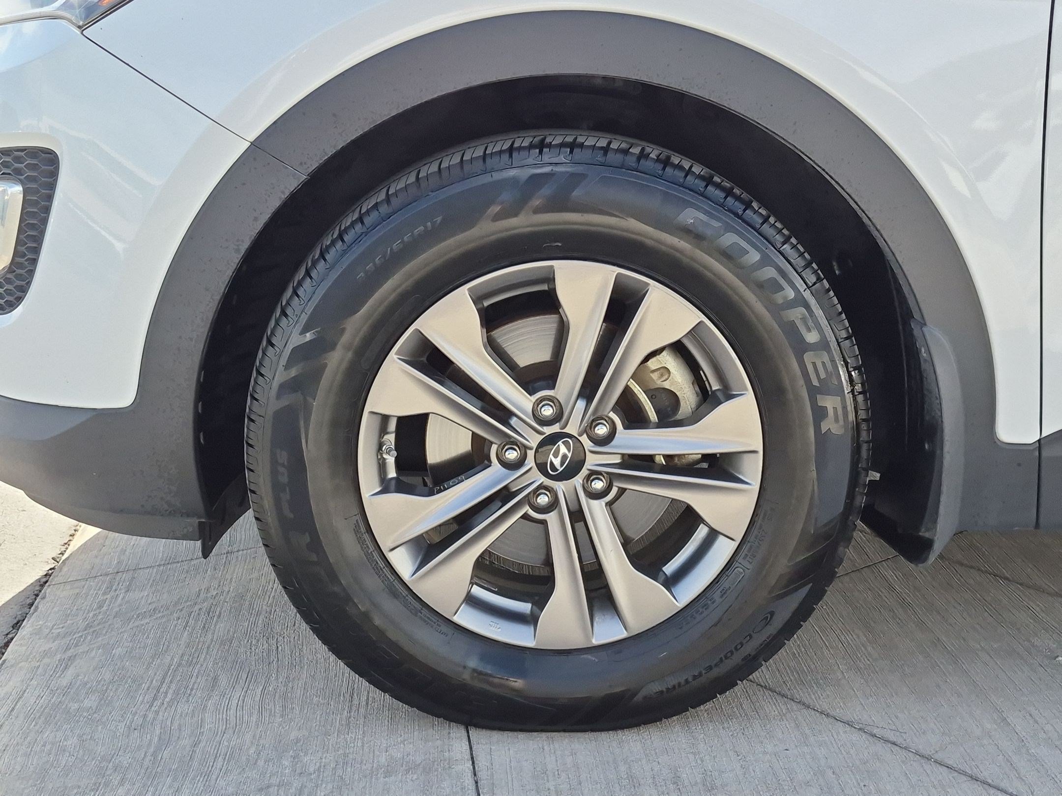 Used 2016 Frost White Pearl Hyundai 2.4 Base image 11