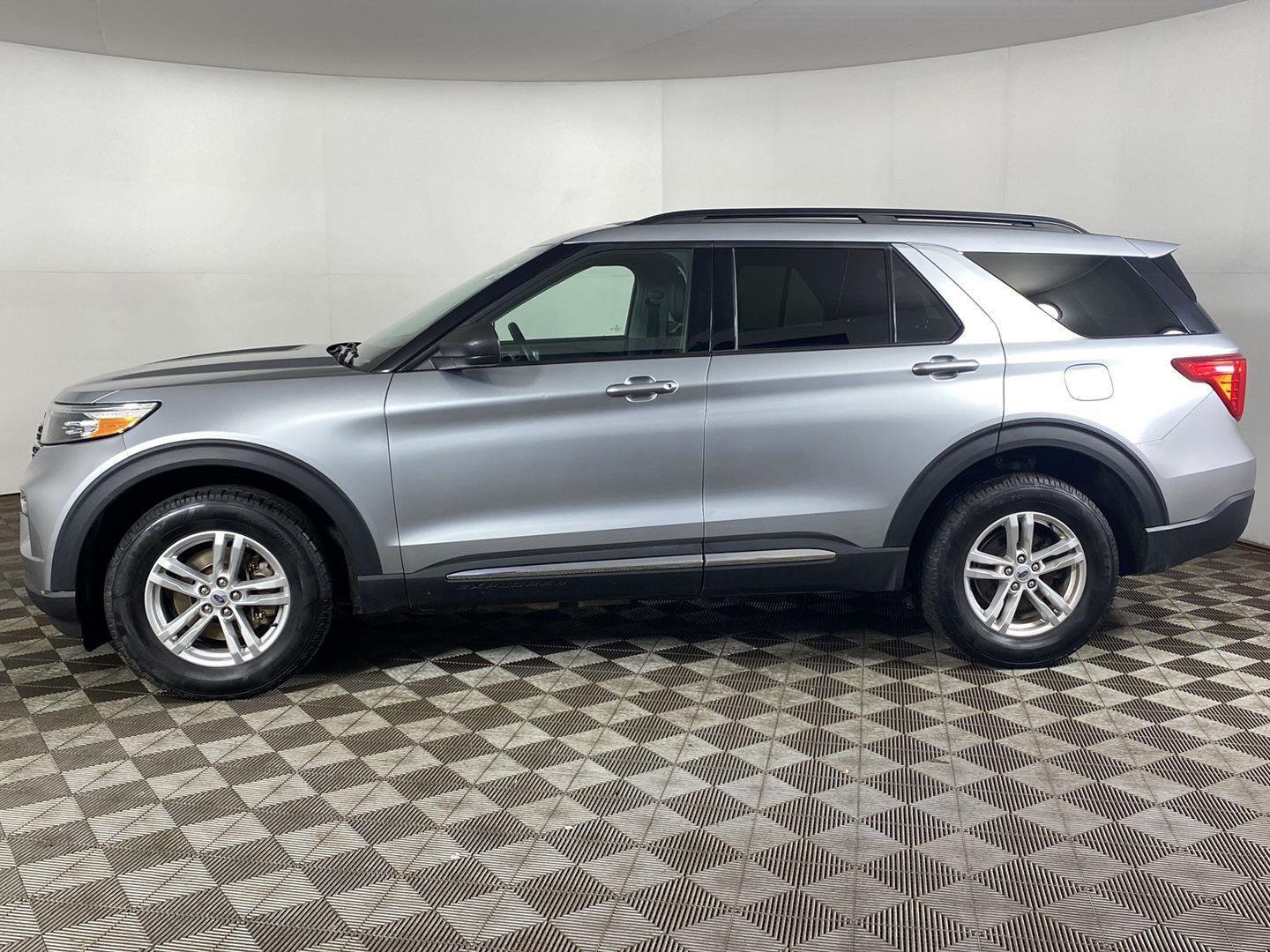 Used 2023 Silver Metallic Ford XLT image 25