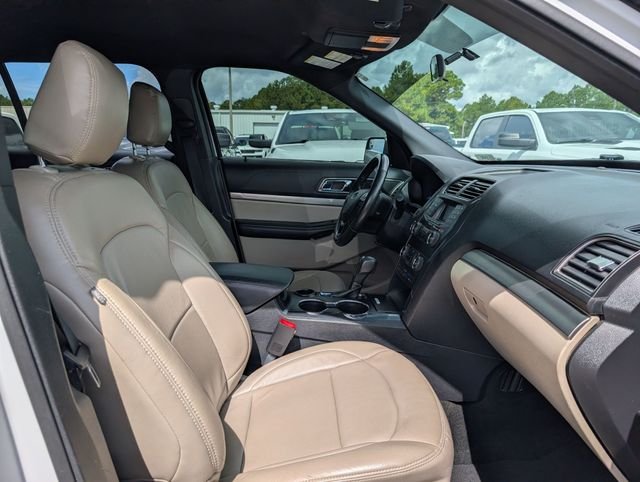 Used 2018 White Ford XLT image 27