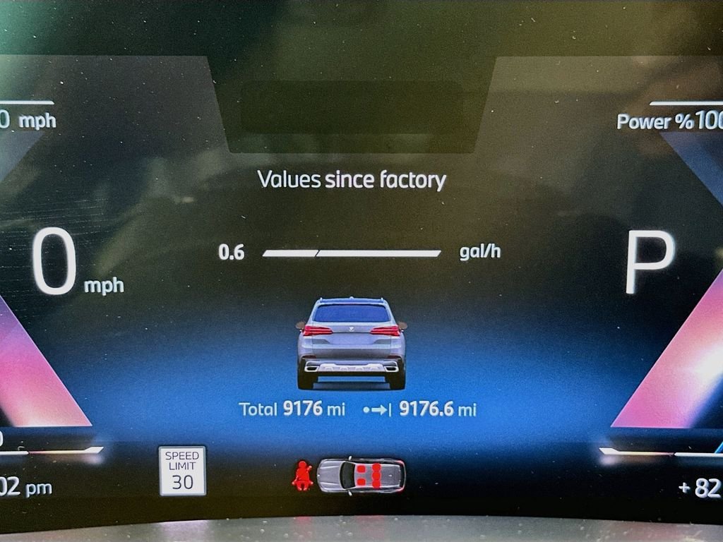 Used 2025 Gray BMW sDrive40i image 12