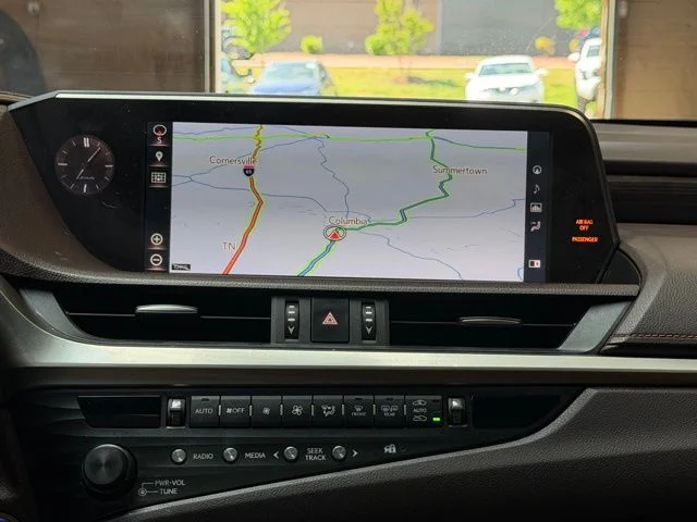 Used 2019 Red Lexus 300h image 14