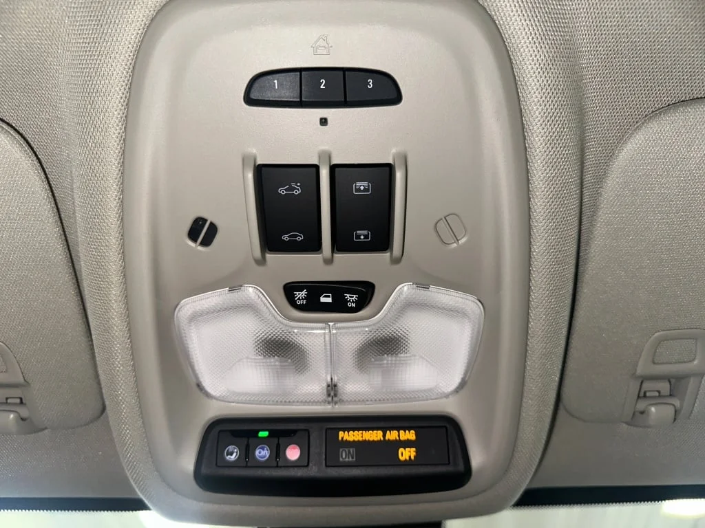 Certified Used 2023 WHITE FROST TRICOAT Buick Essence image 18