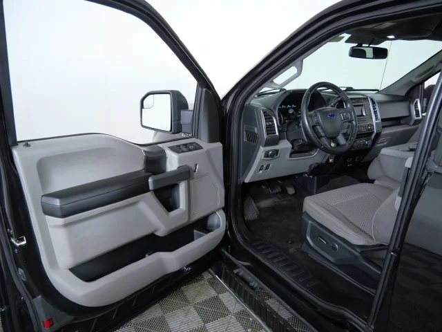 Used 2015 Black Ford XLT image 17