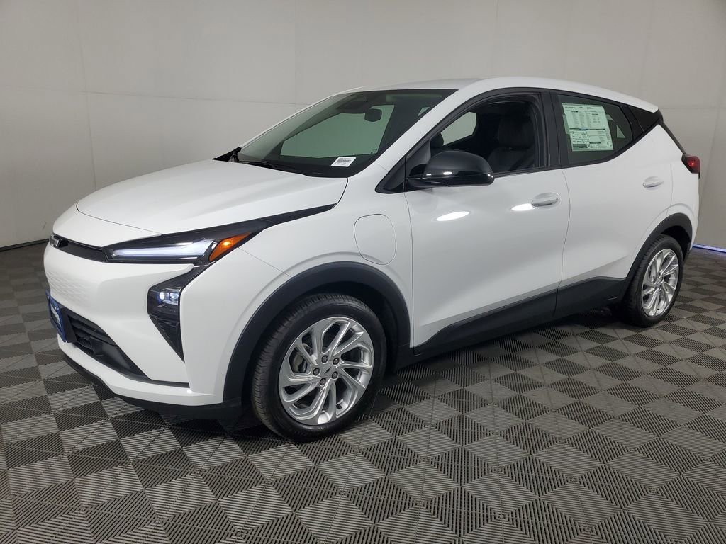 New 2027 Summit White Chevrolet LT image 8