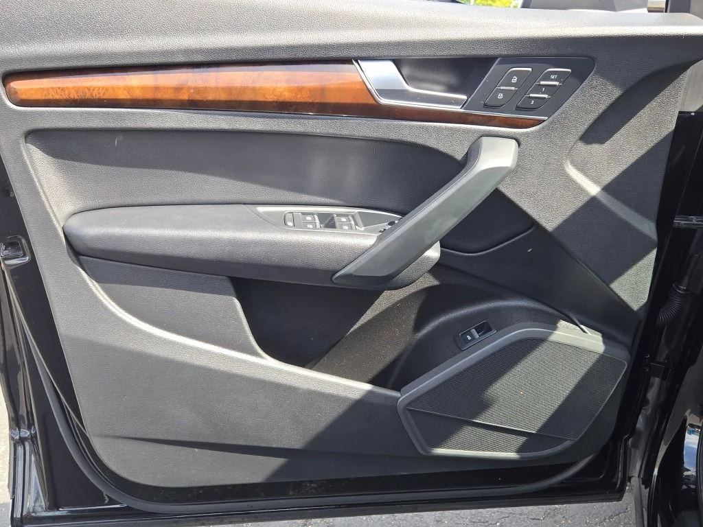 Used 2018 Black Audi 2.0T image 21