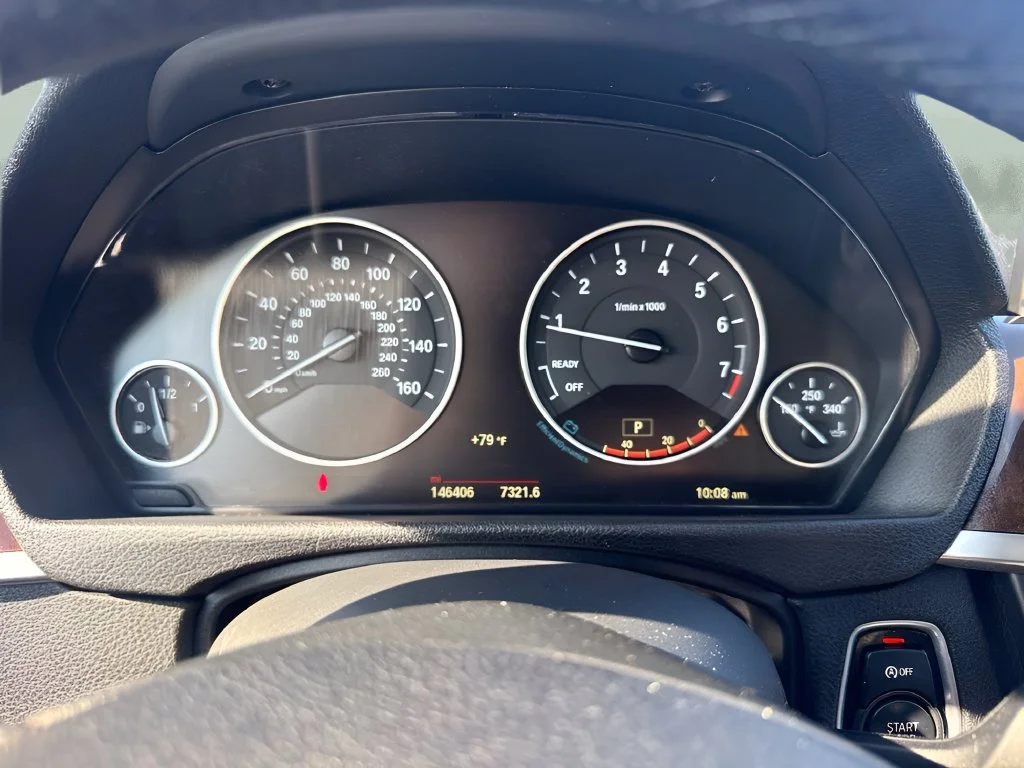 Used 2015 Silver BMW 320i image 22