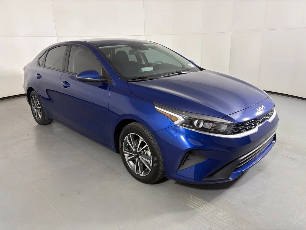 Used 2023 Blue Kia LXS image 2