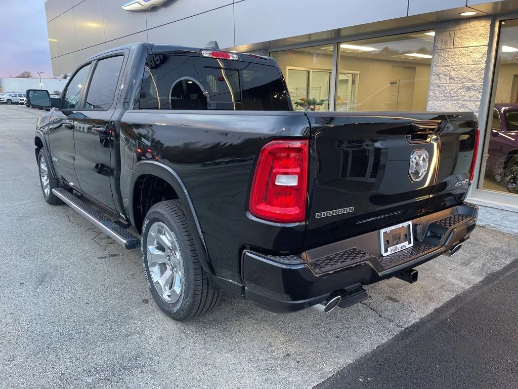 New 2026 Diamond Black Crystal Pearl-Coat Exterior Paint RAM Big Horn/Lone Star image 3