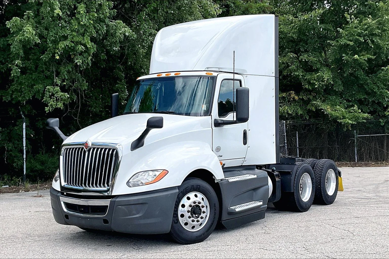 Used 2021 WHITE International  image 2