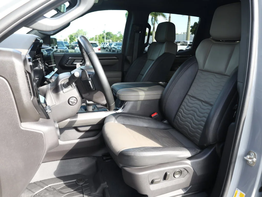 Used 2024 Gray Chevrolet ZR2 image 15