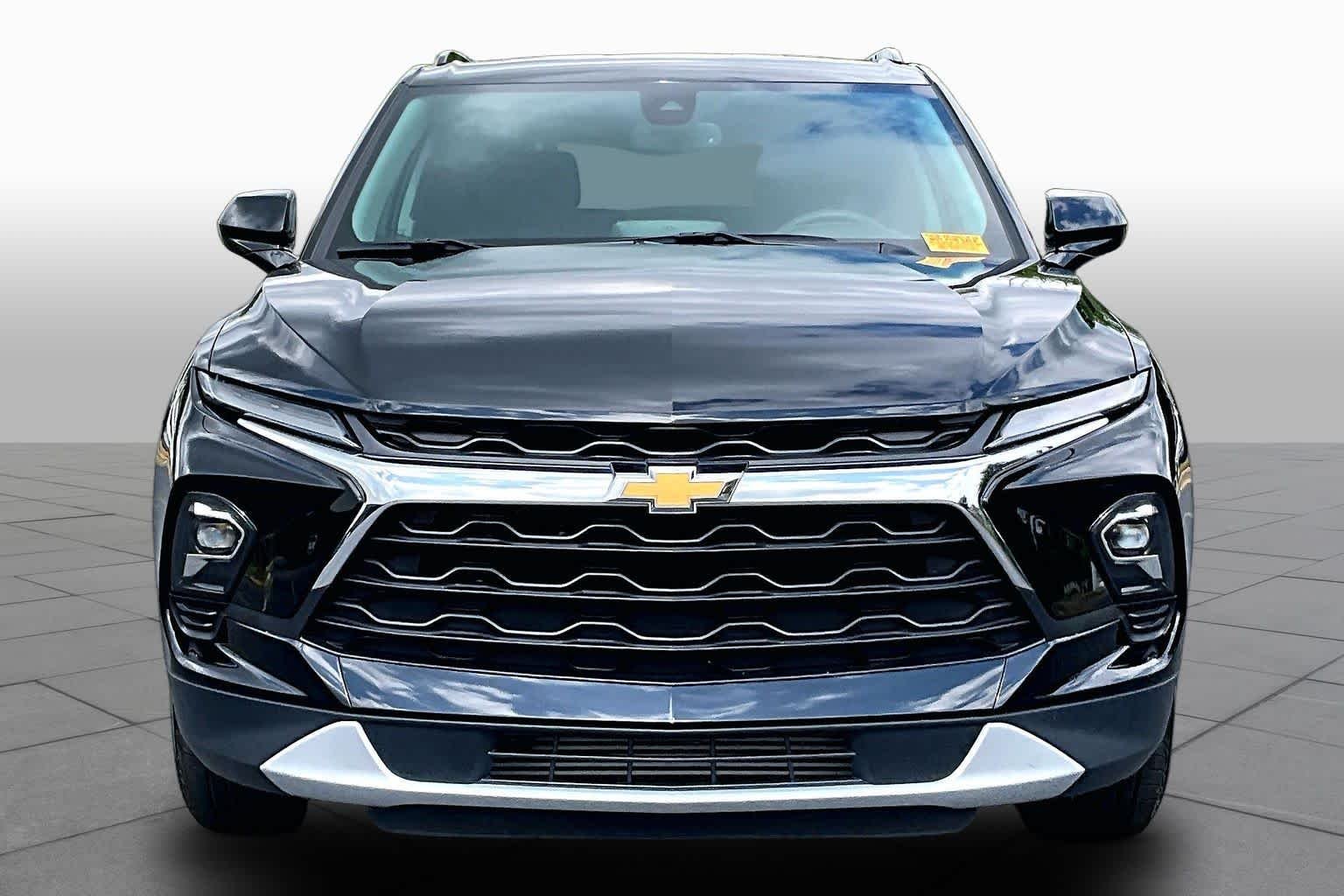 Used 2023 Black Chevrolet LT image 4