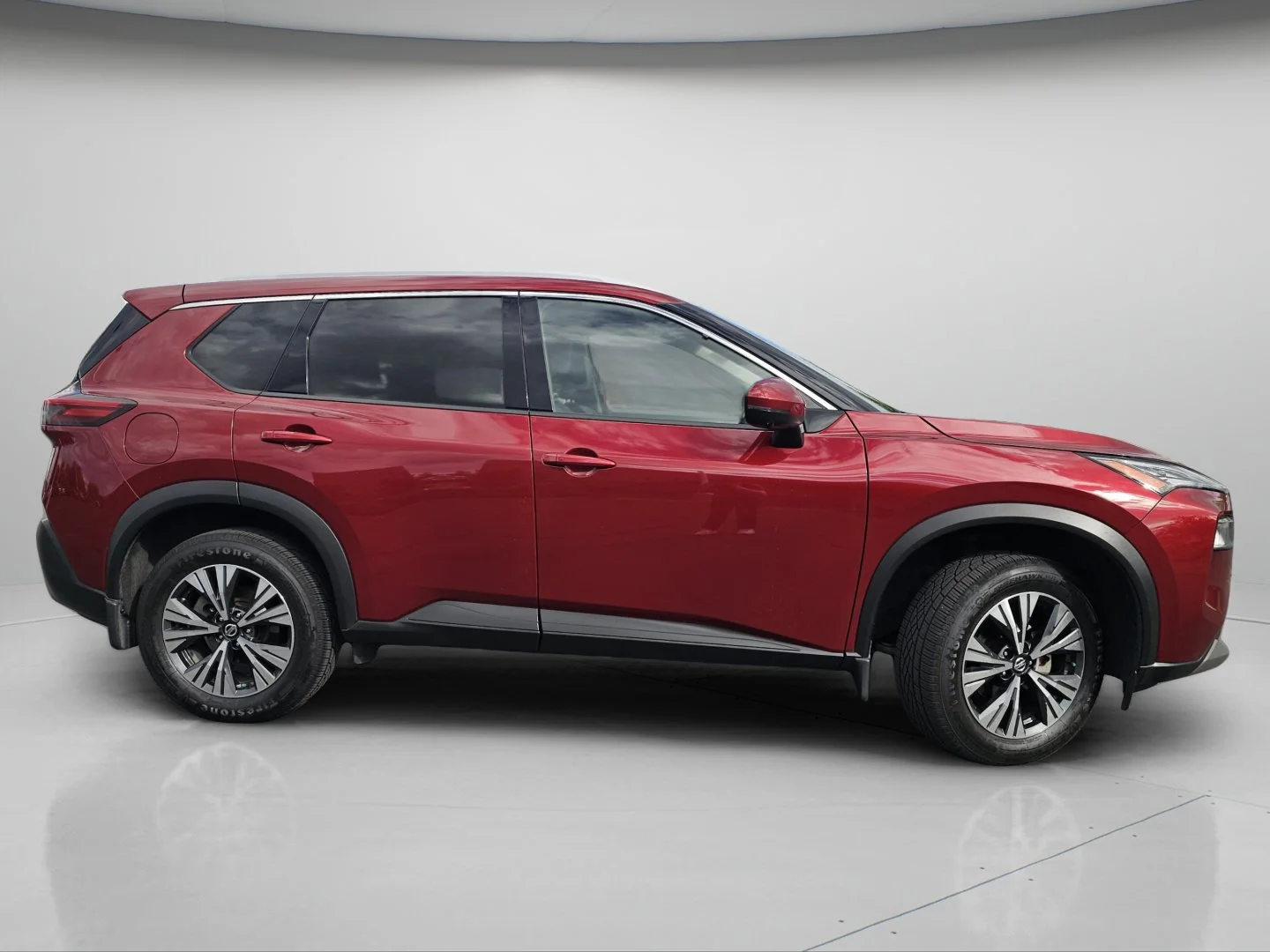 Used 2021 Scarlet Ember Tintcoat Nissan SV image 27