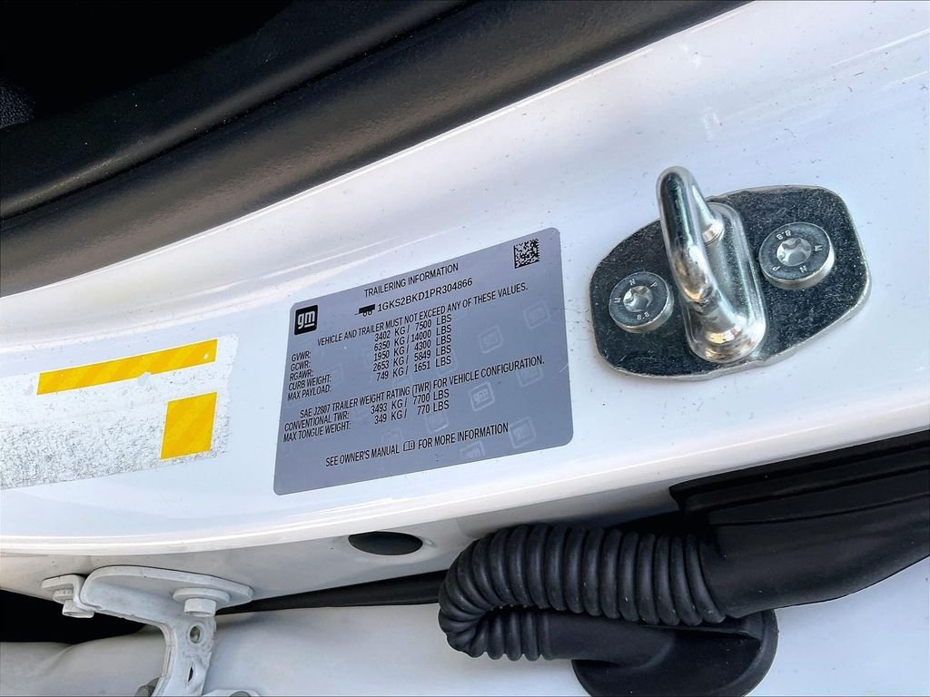 Used 2023 White GMC SLT image 37