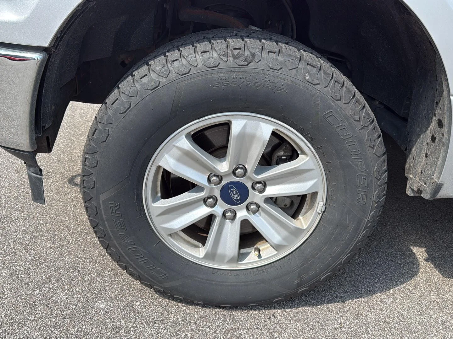 Used 2018 Ingot Silver Ford XLT image 15