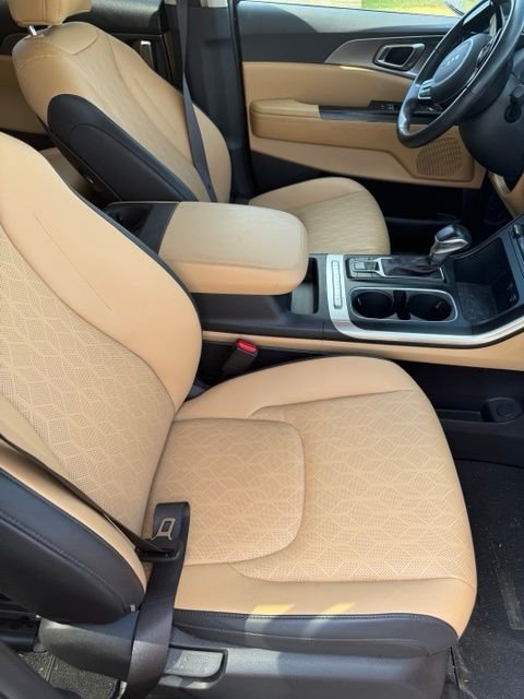 Used 2024 Red Kia LX image 12