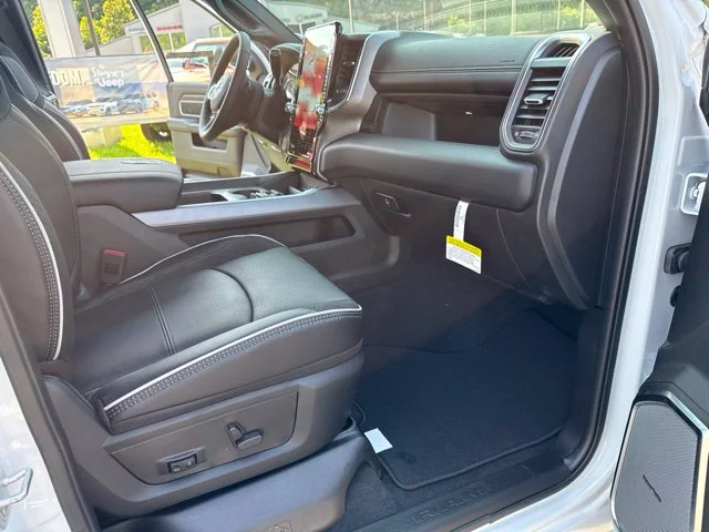 New 2026 Bright White Clear-Coat Exterior Paint RAM Laramie image 31