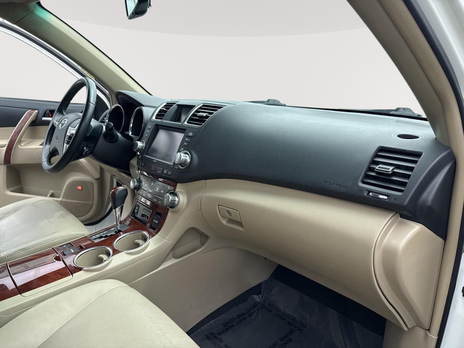 Used 2012 Blizzard Pearl Toyota Limited image 30