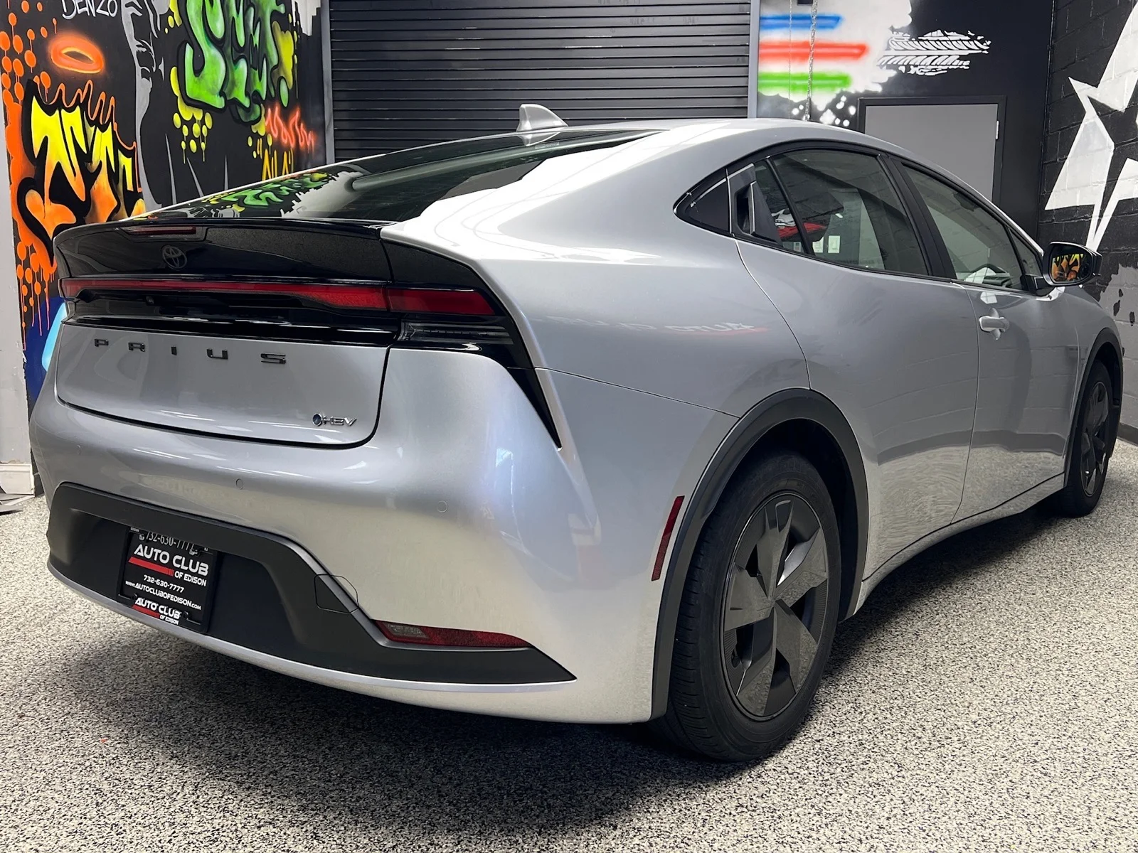 Used 2024 Cutting Edge (1l0) Toyota LE image 6