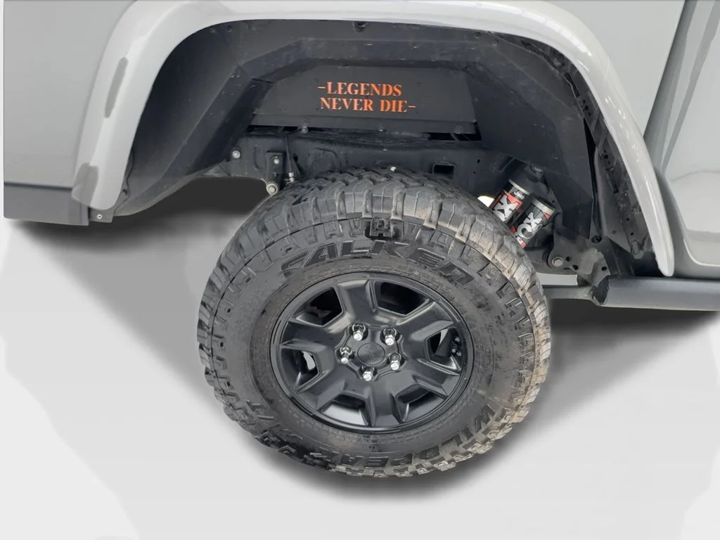 Used 2021 Gray Jeep Mojave image 17