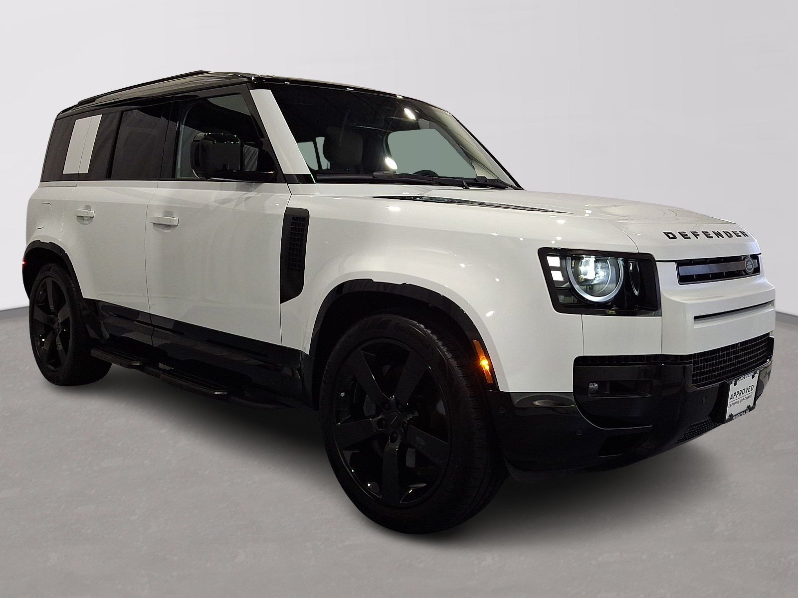 Certified Used 2026 Fuji White Land Rover  image 3