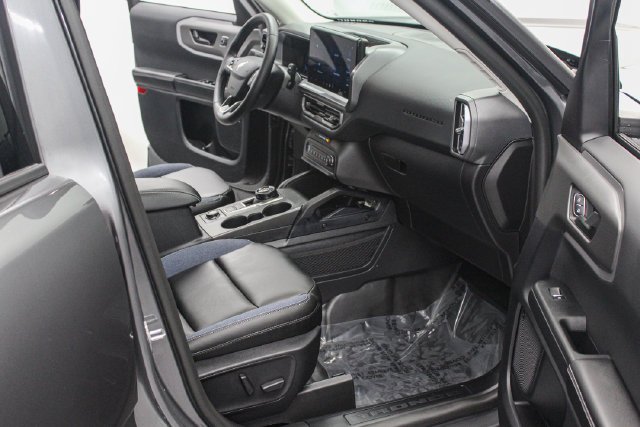 New 2025 Carbonized Gray Metallic Ford Outer Banks® image 27