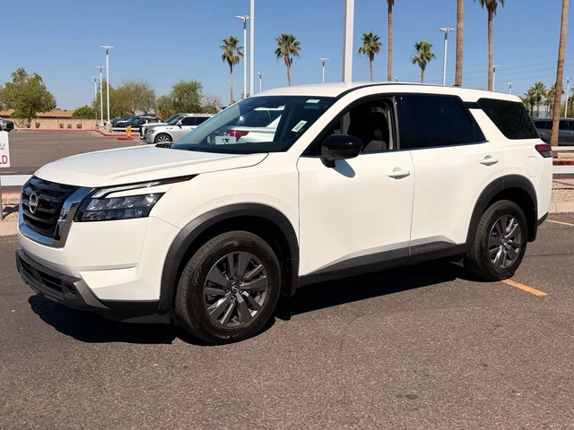 2024 Nissan Pathfinder S