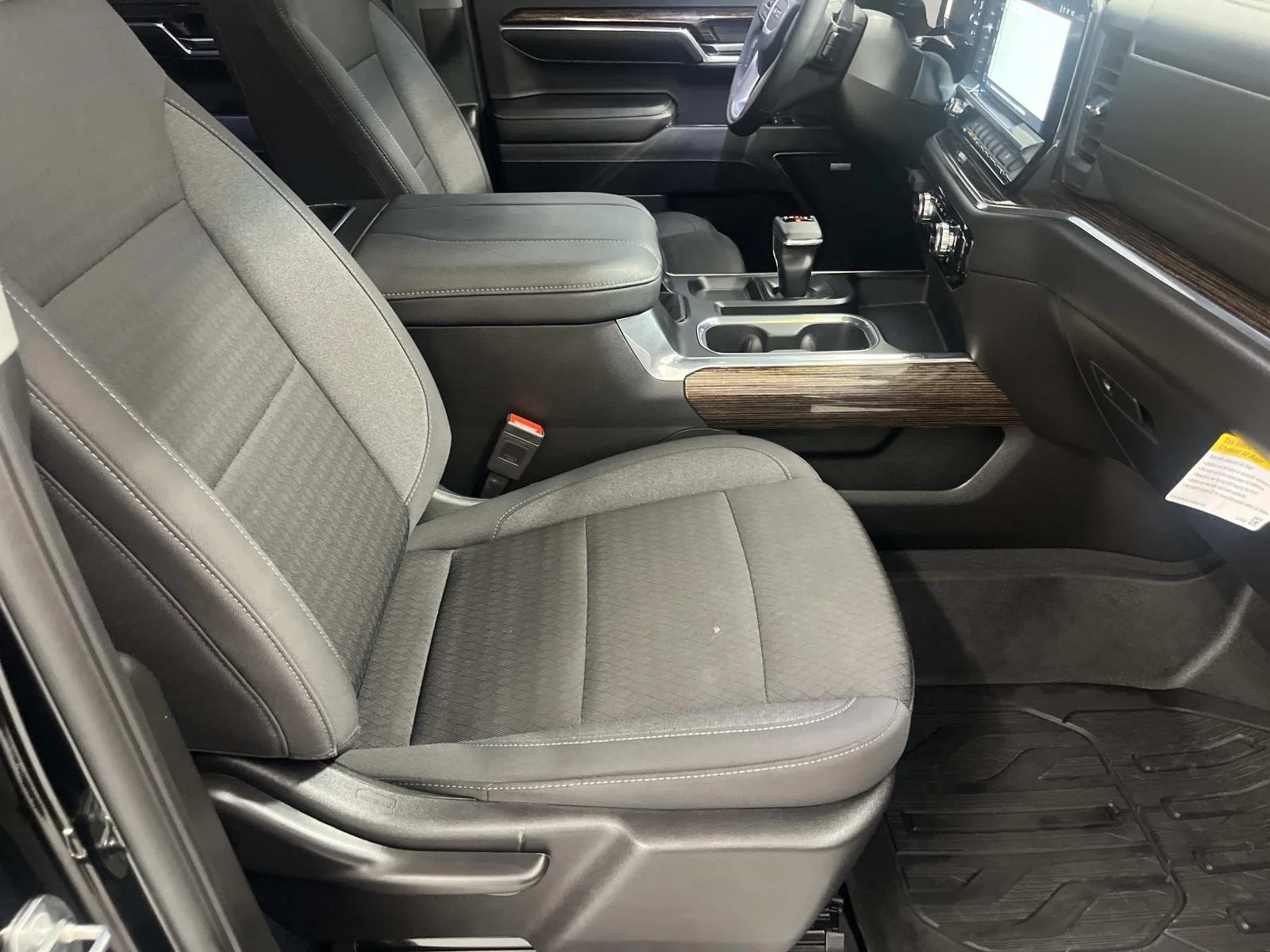 Certified Used 2024 Onyx Black GMC Elevation image 29