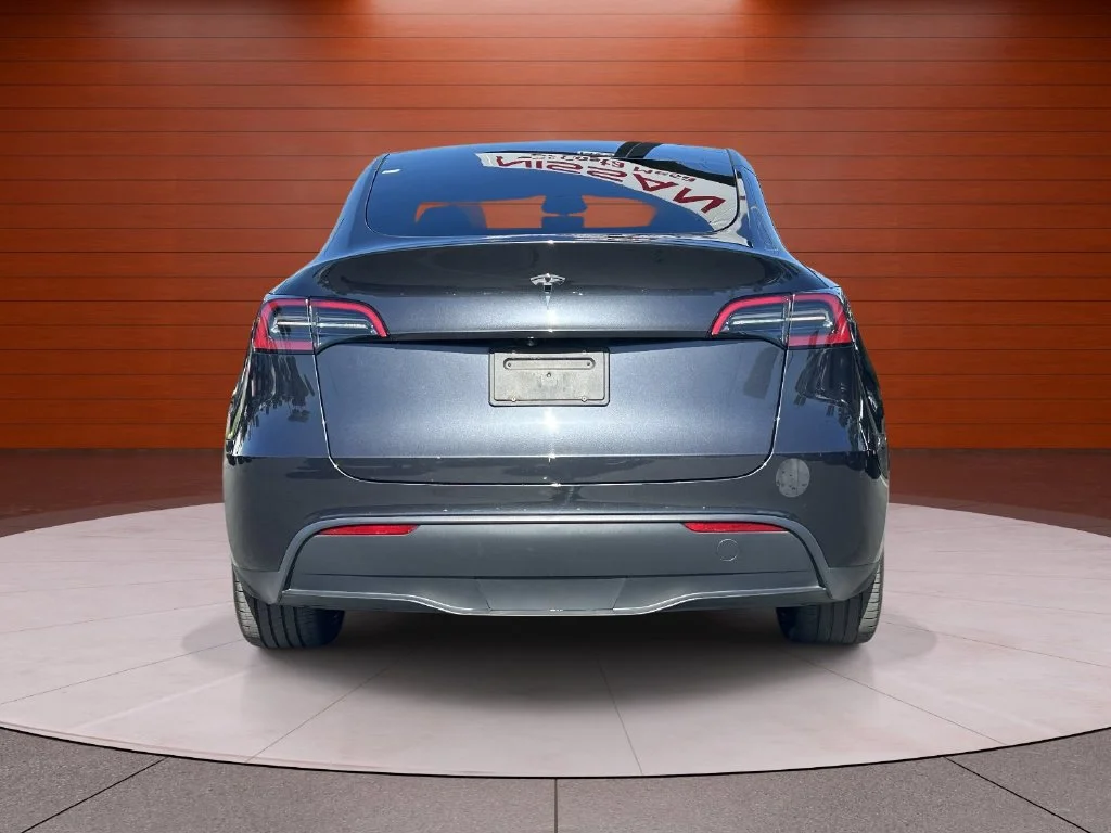 Used 2024 Stealth Gray Tesla Long Range image 3