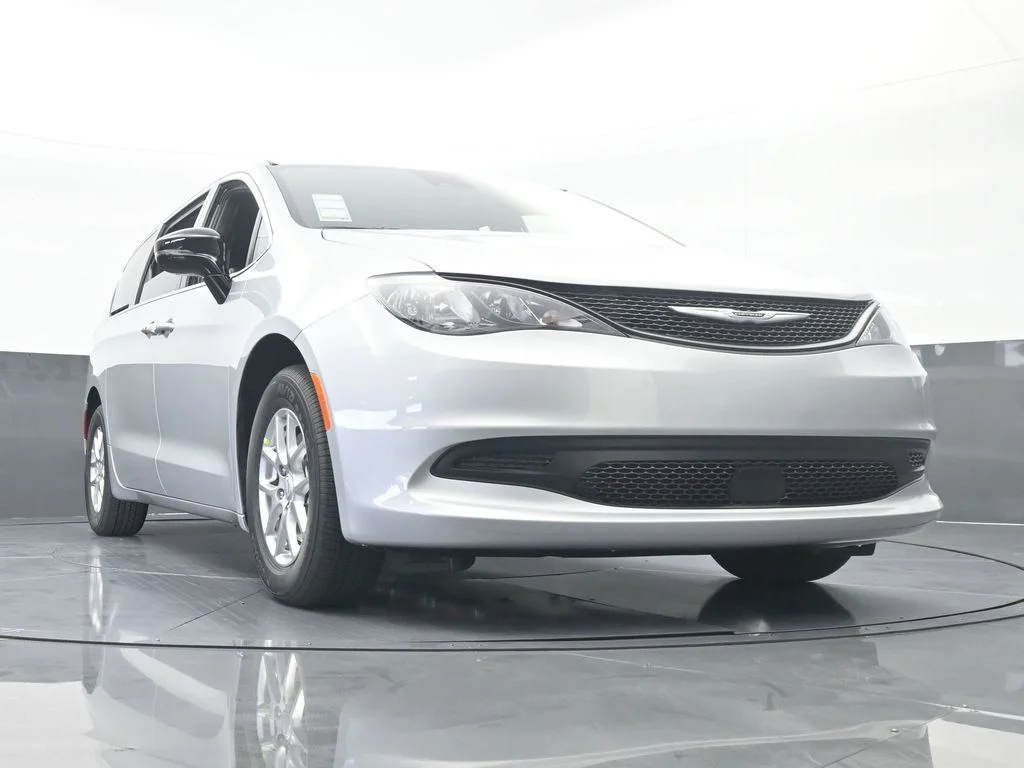 2026 Chrysler Voyager LX - Photo 60