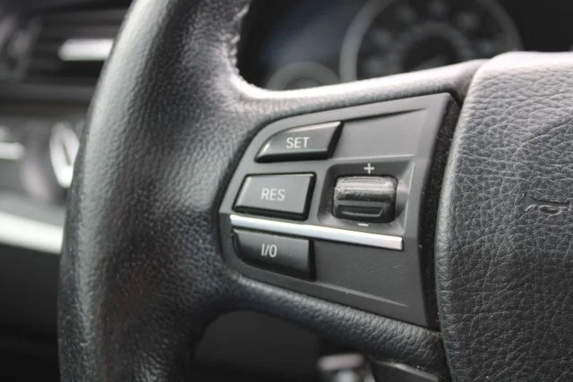 Used 2012 Silver BMW 528i xDrive image 29