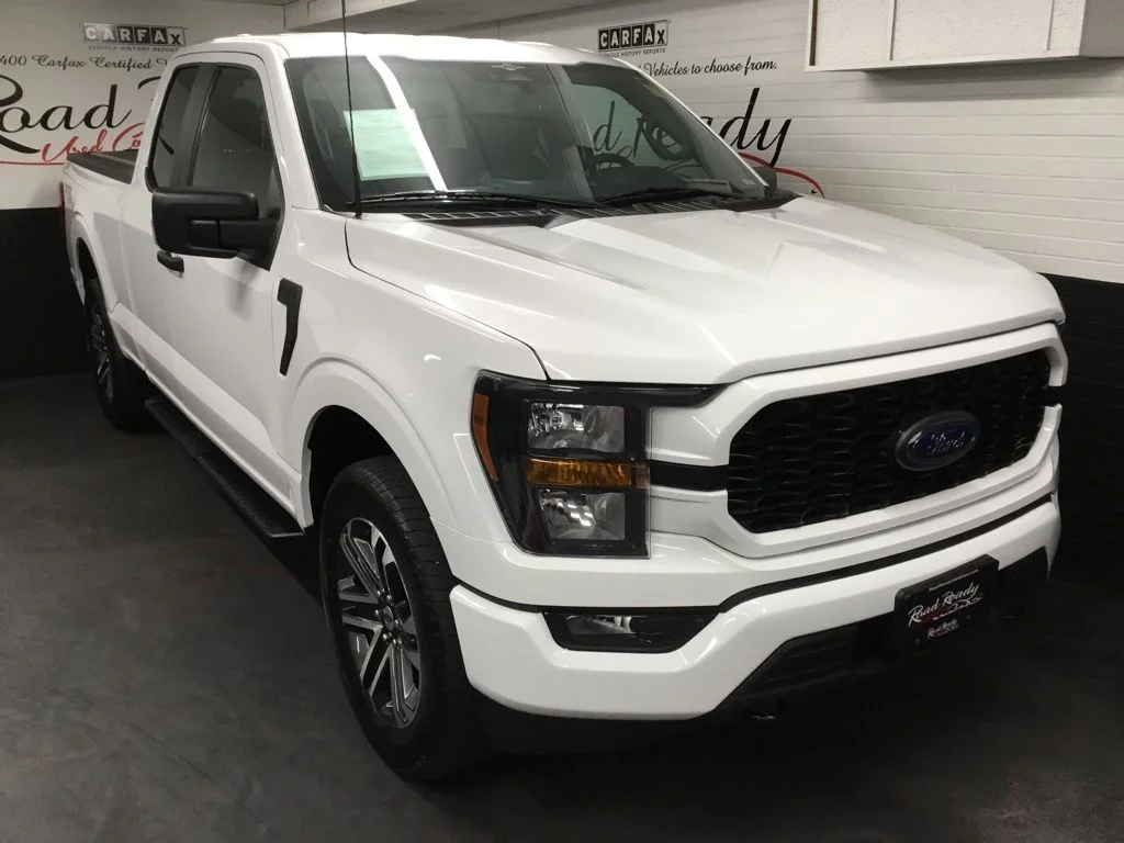 Used 2023 White Ford XL image 2