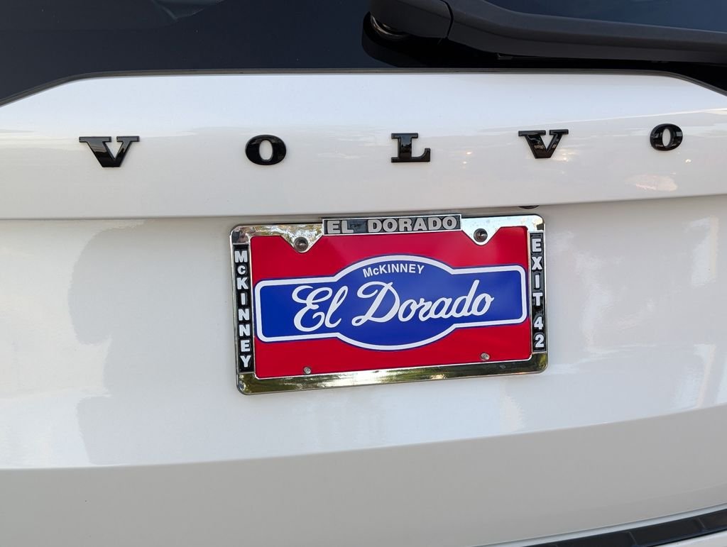 Used 2022 White Volvo T6 Inscription 6 Passenger image 36