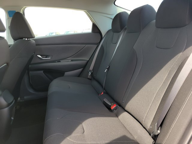 2026 Hyundai Elantra SE - Photo 8