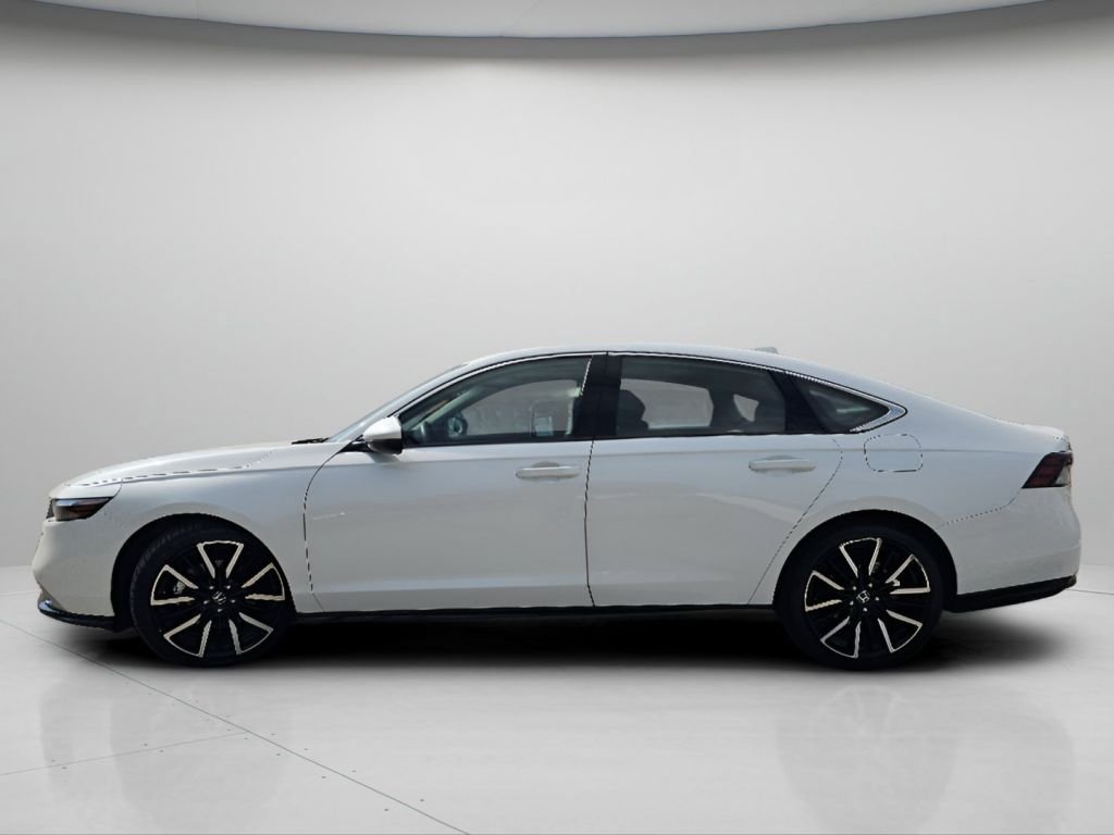 Certified Used 2025 White Honda Touring image 25