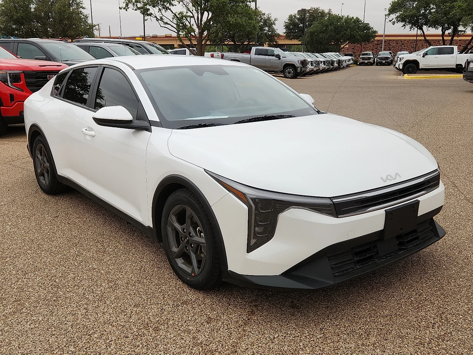 Used 2025 White Kia LXS image 6