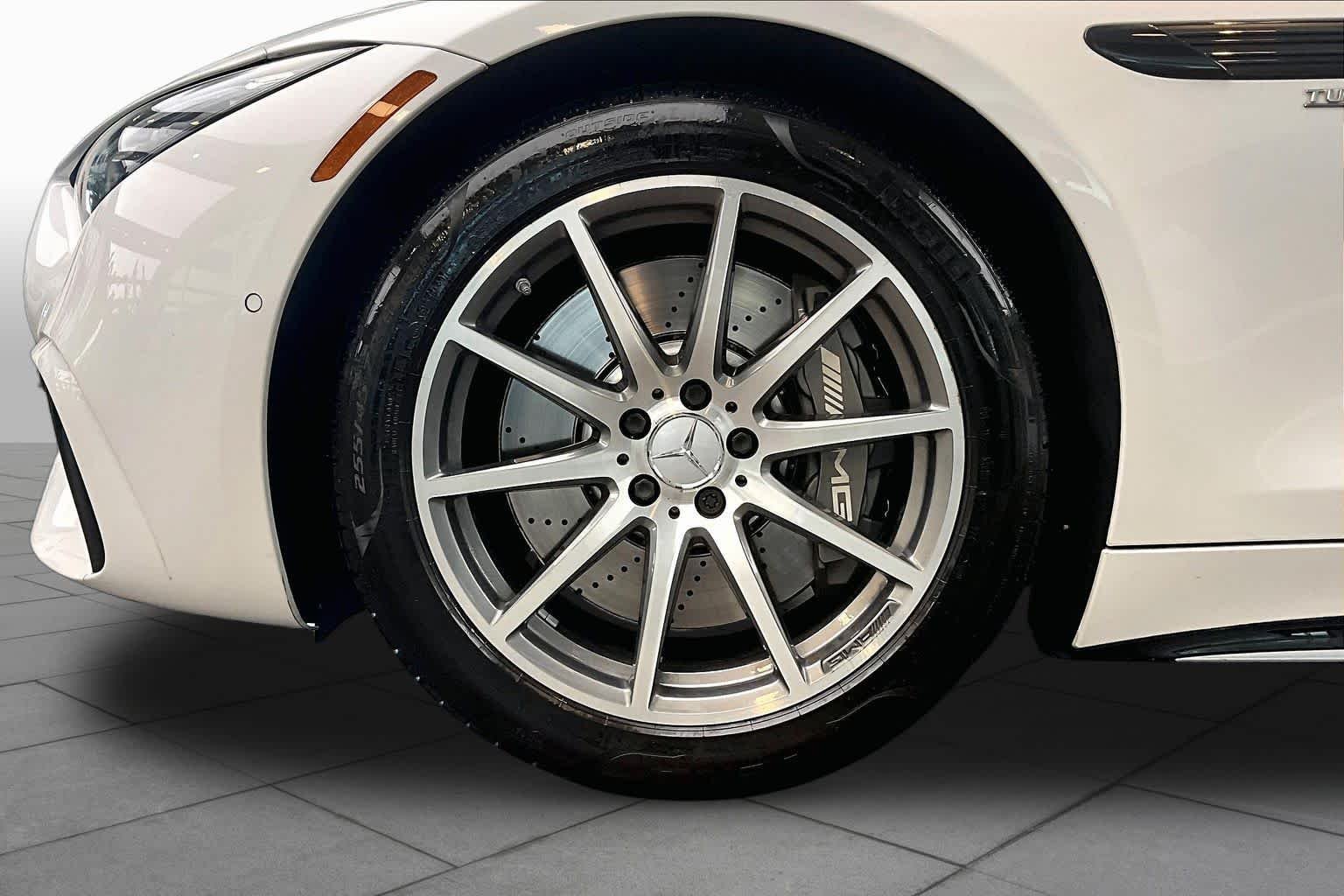 Used 2023 MANUFAKTUR Moonlight White Metallic Mercedes-Benz AMG® SL 43 image 11