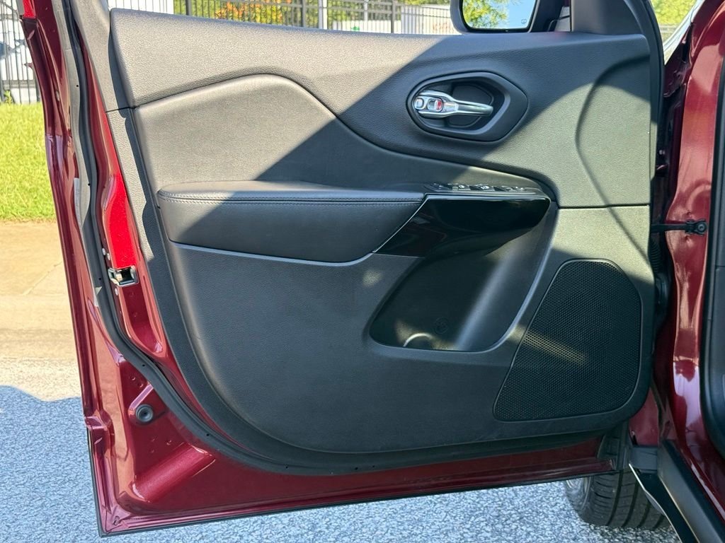 Used 2020 Red Jeep Latitude Plus image 21
