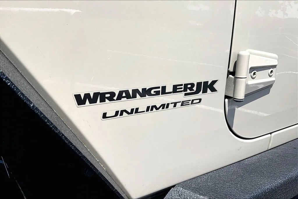 Certified Used 2018 Beige Jeep Unlimited Rubicon image 23