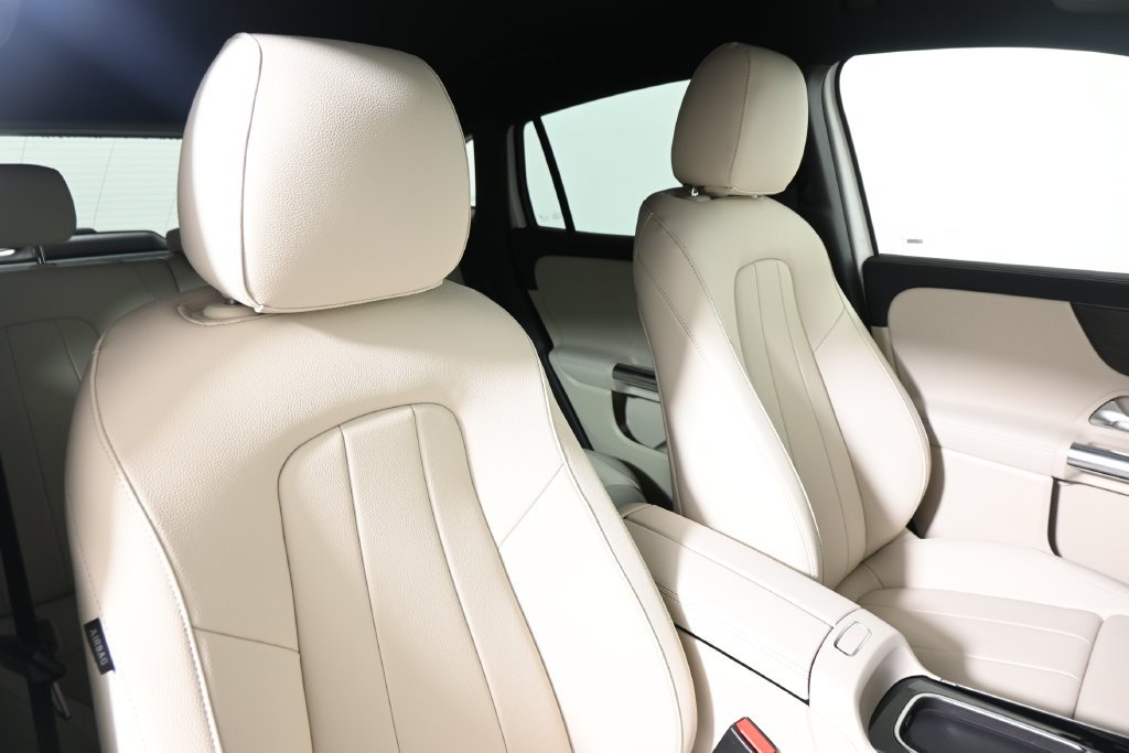 Used 2026 Polar White Mercedes-Benz GLA 250 image 31