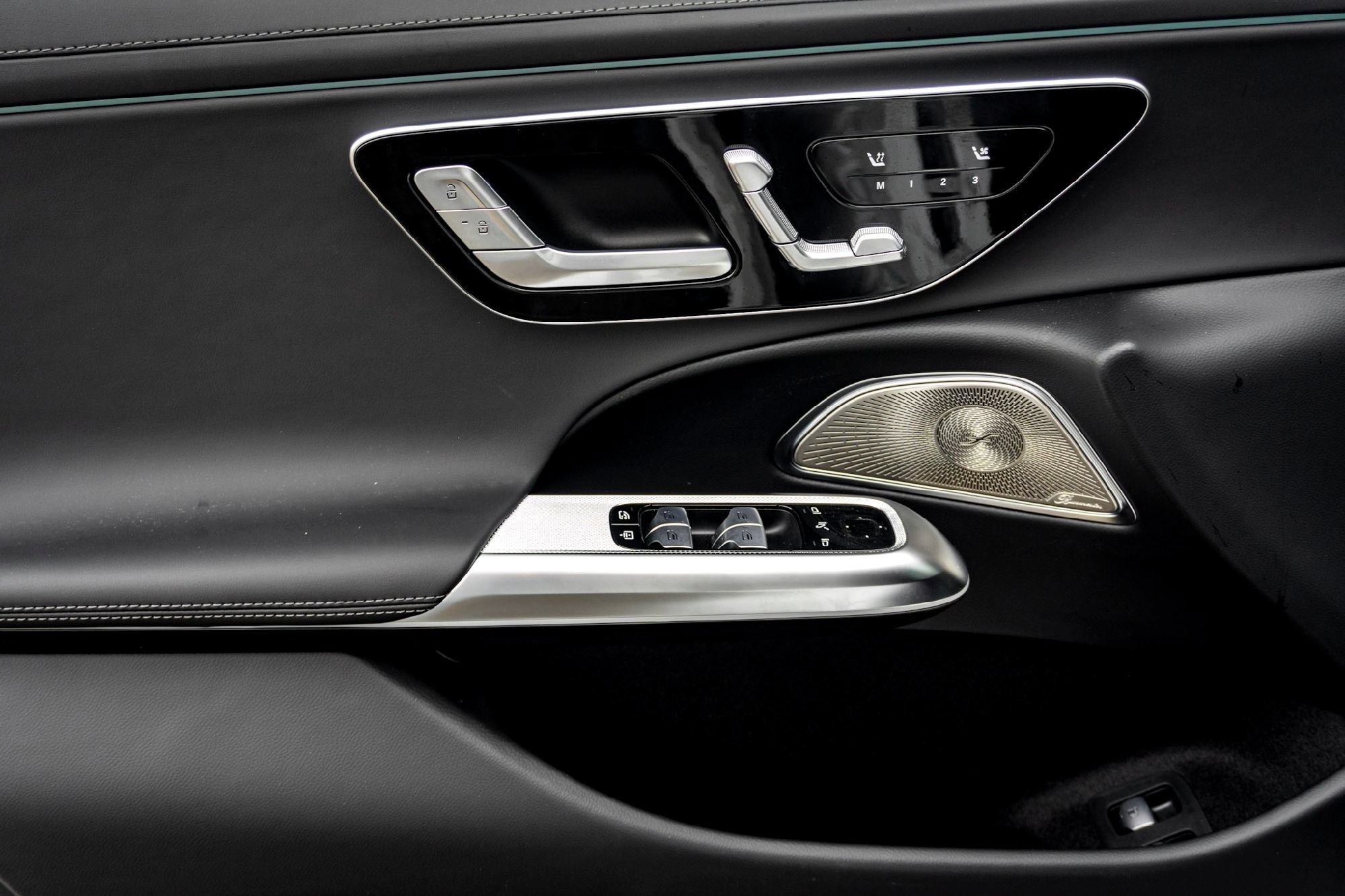 New 2026 MANUFAKTUR Moonlight White Metallic Mercedes-Benz AMG® E 53 E 4MATIC+ Sedan image 7