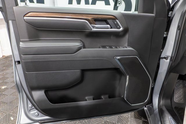 New 2026 Sterling Gray Metallic Chevrolet LT (2FL) image 11