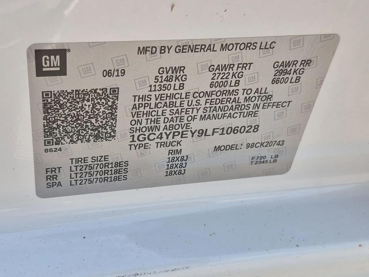 Used 2020 SUMMIT WHITE Chevrolet LTZ image 32