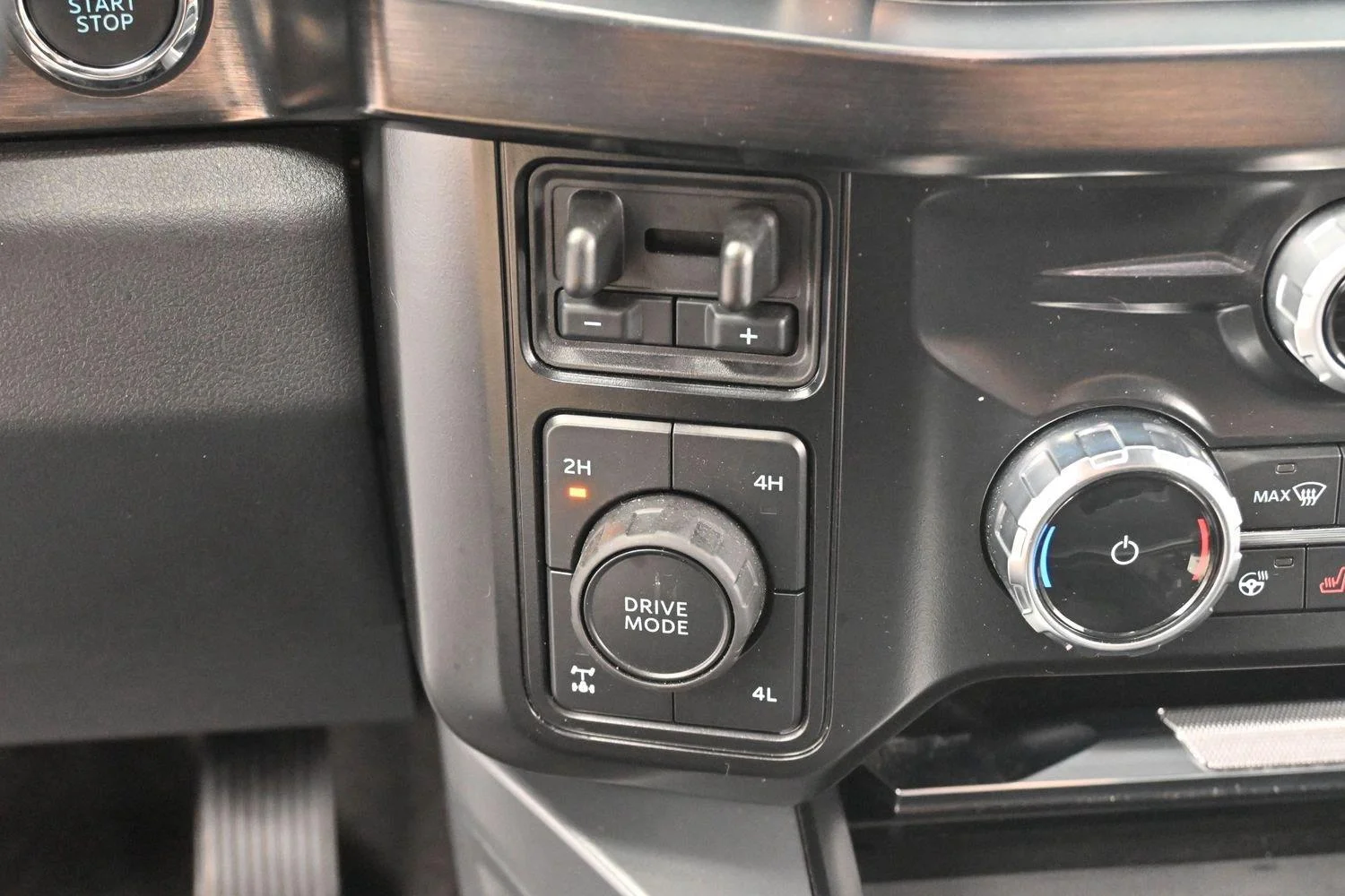 Used 2025 White Ford XL image 22
