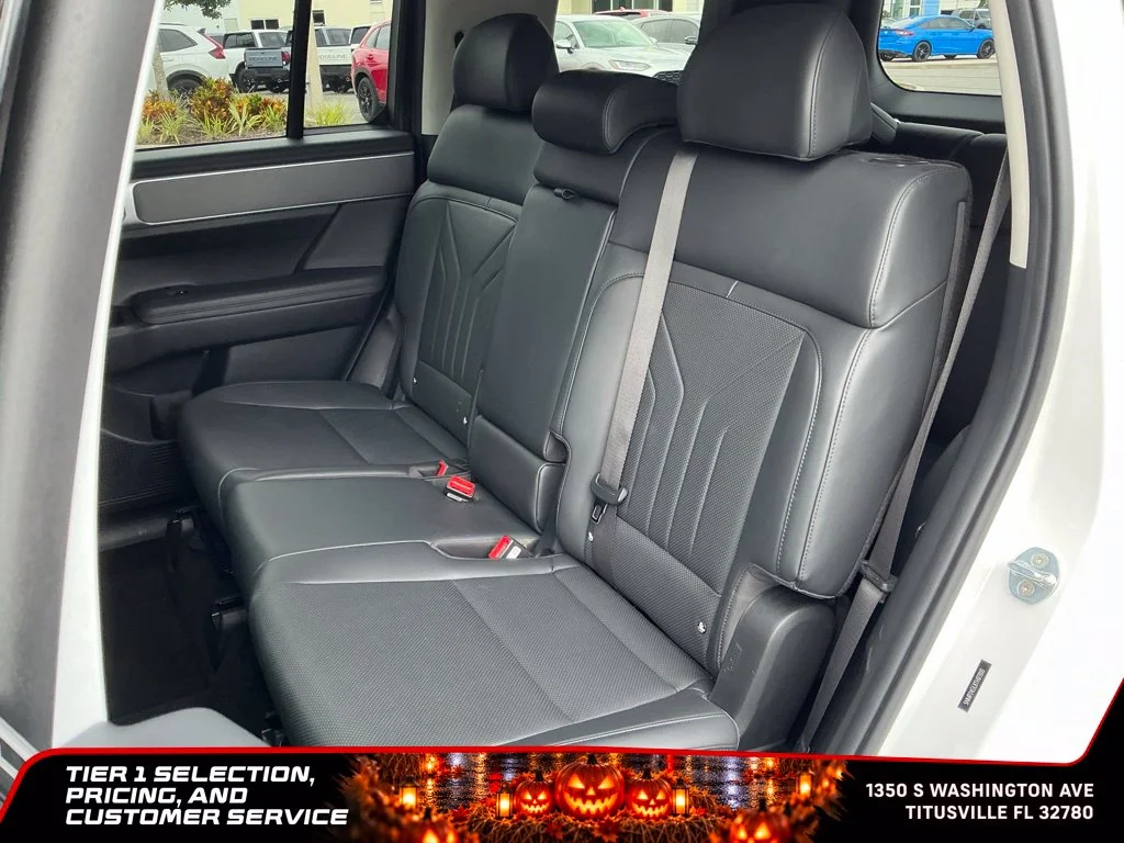 Used 2026 White Hyundai SEL image 23