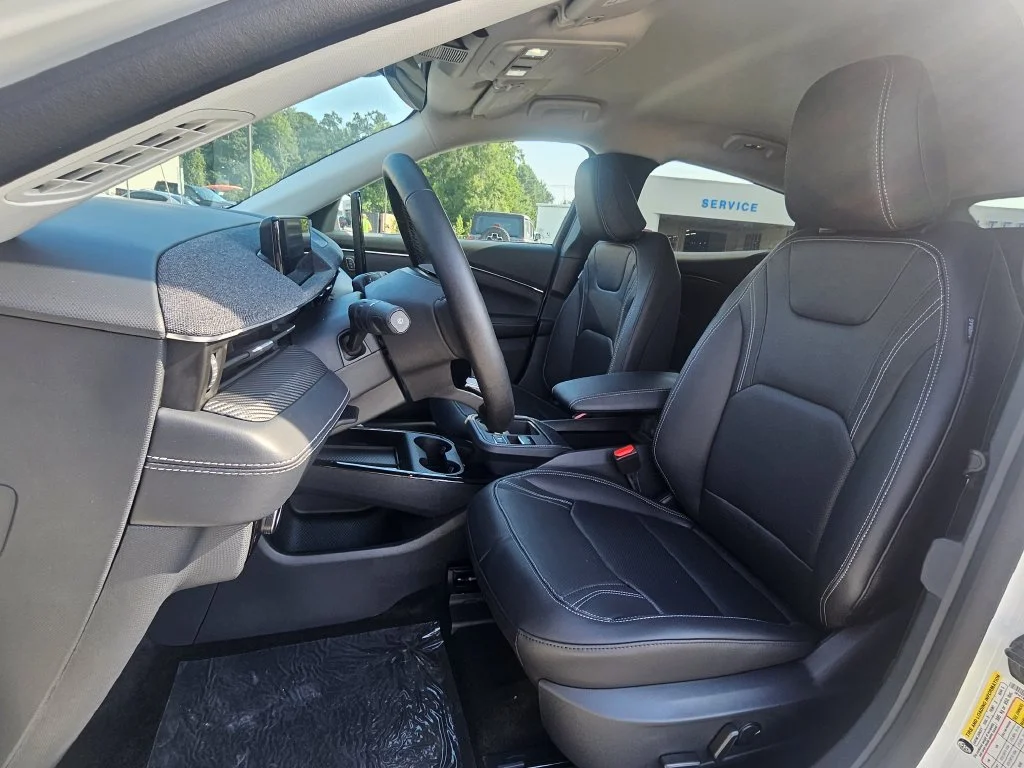 New 2026 White Ford Premium image 4