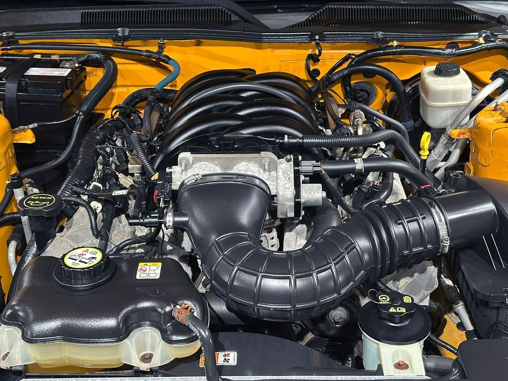 Used 2007 Orange Ford  image 26