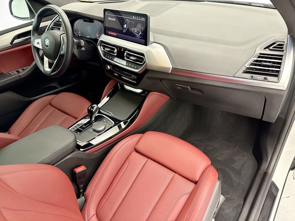 Used 2024 White BMW xDrive30i image 16